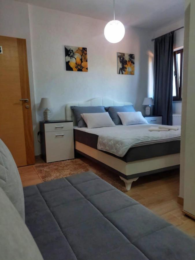 Vacation Home Keskic Velika Gata Екстер'єр фото