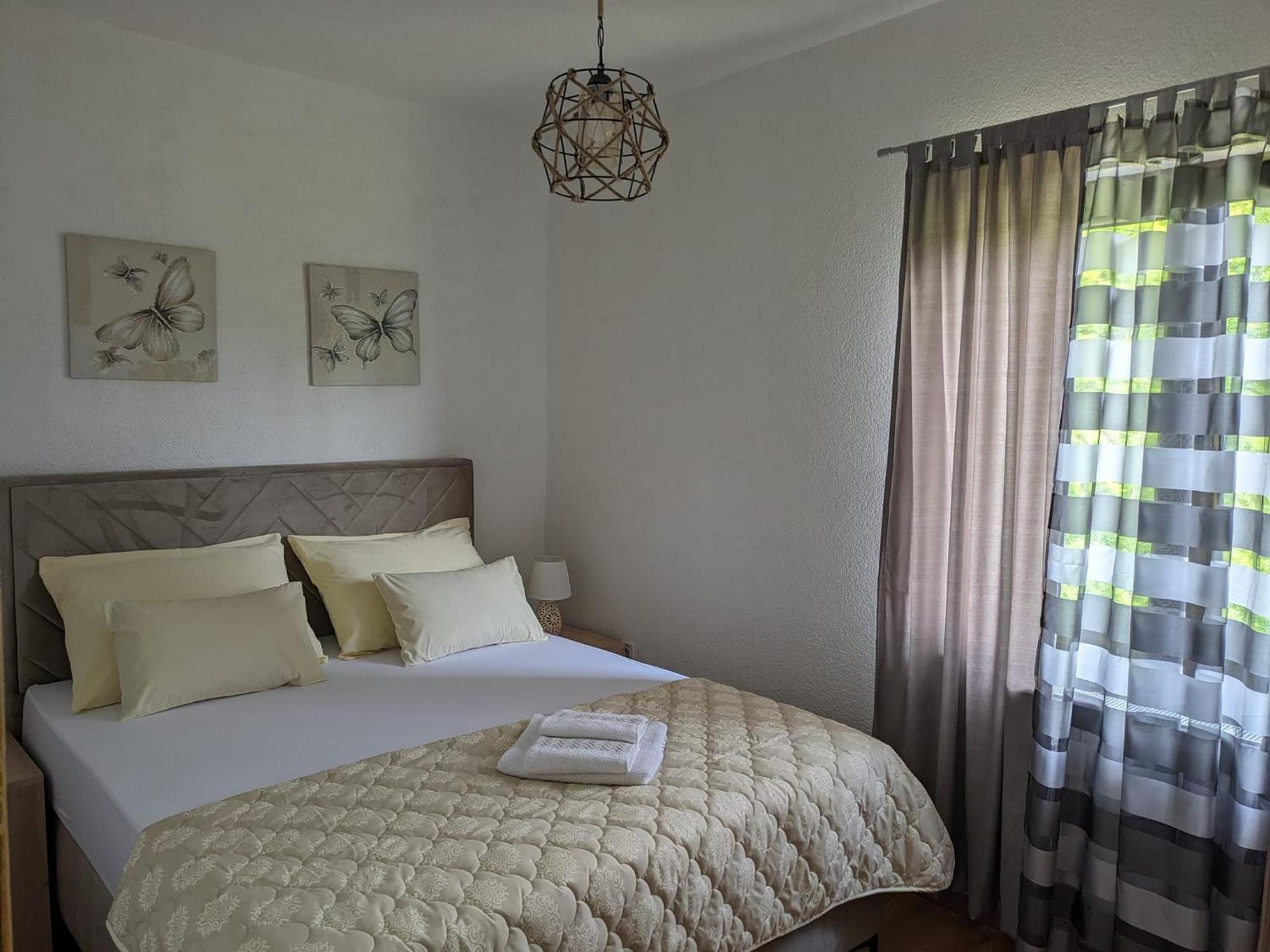 Vacation Home Keskic Velika Gata Екстер'єр фото
