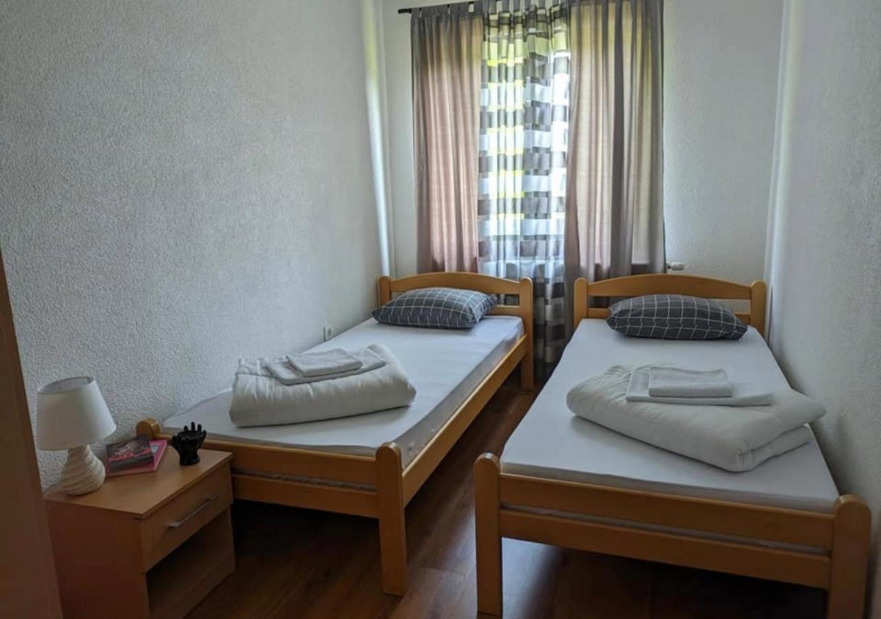 Vacation Home Keskic Velika Gata Екстер'єр фото